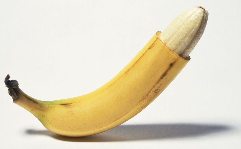 La banane imite la queue et l'élargissement