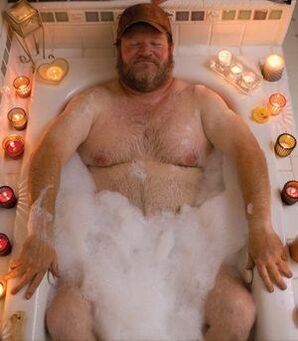 Un bain alcalin avec du soda peut agrandir votre pénis